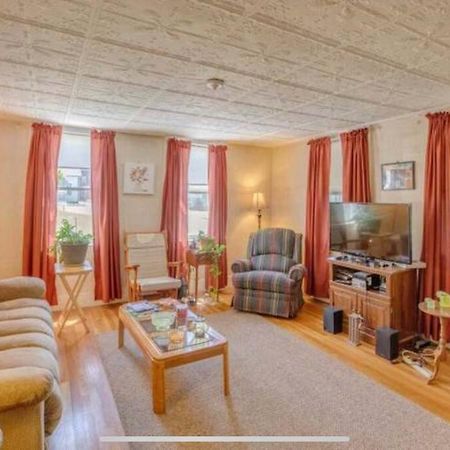 Cute 6-Bedroom Getaway In The Heart Of Littleton Esterno foto