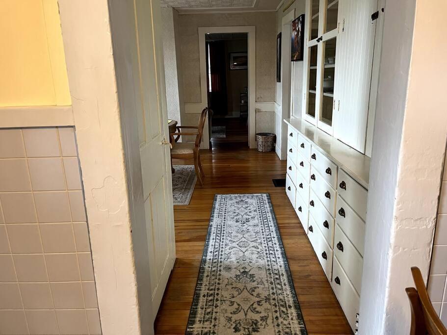 Cute 6-Bedroom Getaway In The Heart Of Littleton Esterno foto