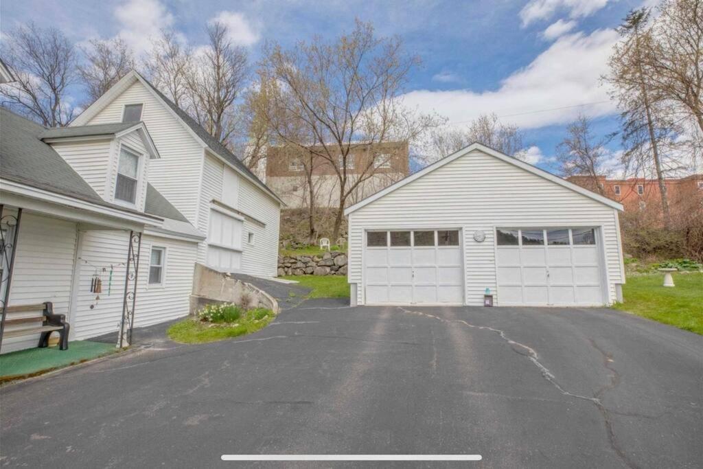 Cute 6-Bedroom Getaway In The Heart Of Littleton Esterno foto