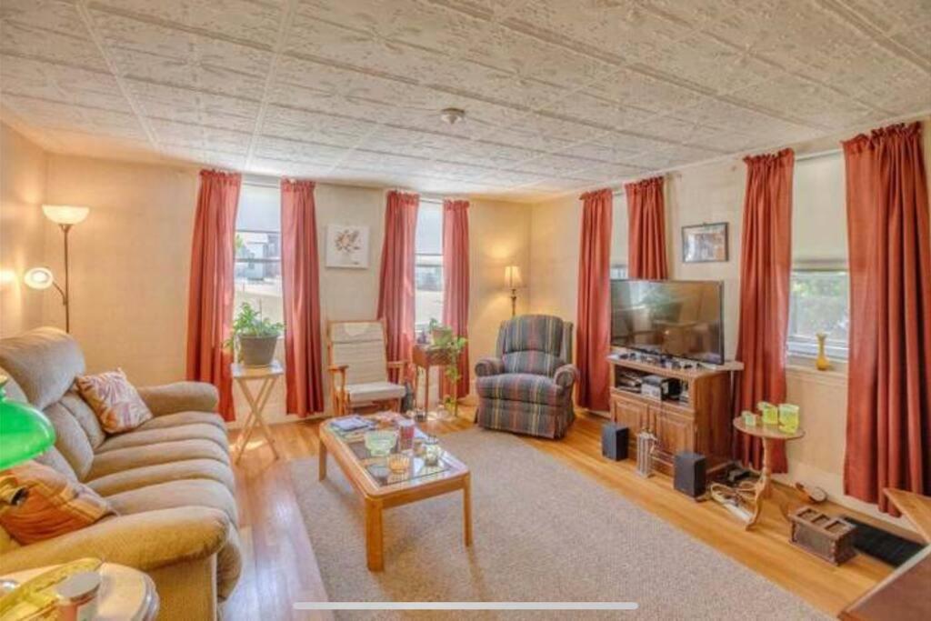 Cute 6-Bedroom Getaway In The Heart Of Littleton Esterno foto