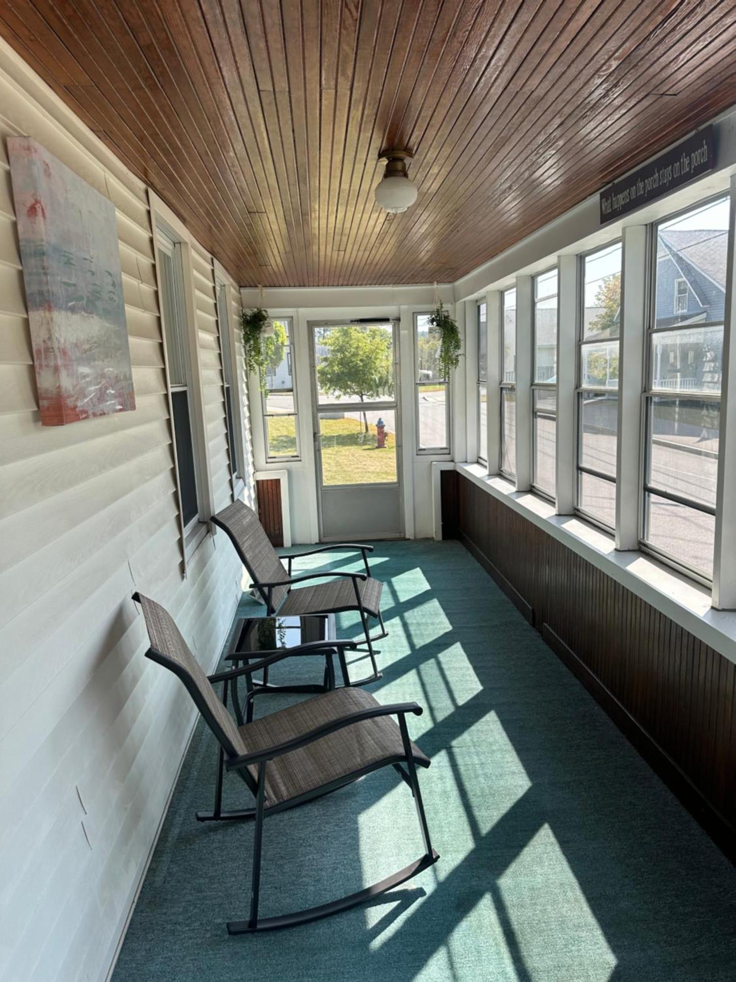 Cute 6-Bedroom Getaway In The Heart Of Littleton Esterno foto